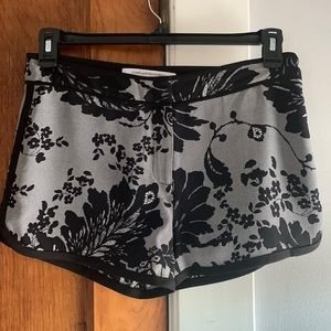 Diane Von Furstenberg Jen Shorts- Size 4